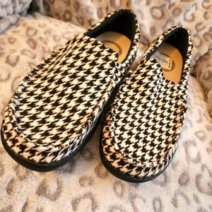 Hey Dude Misty Houndstooth Size 7 slip on loafer brand new